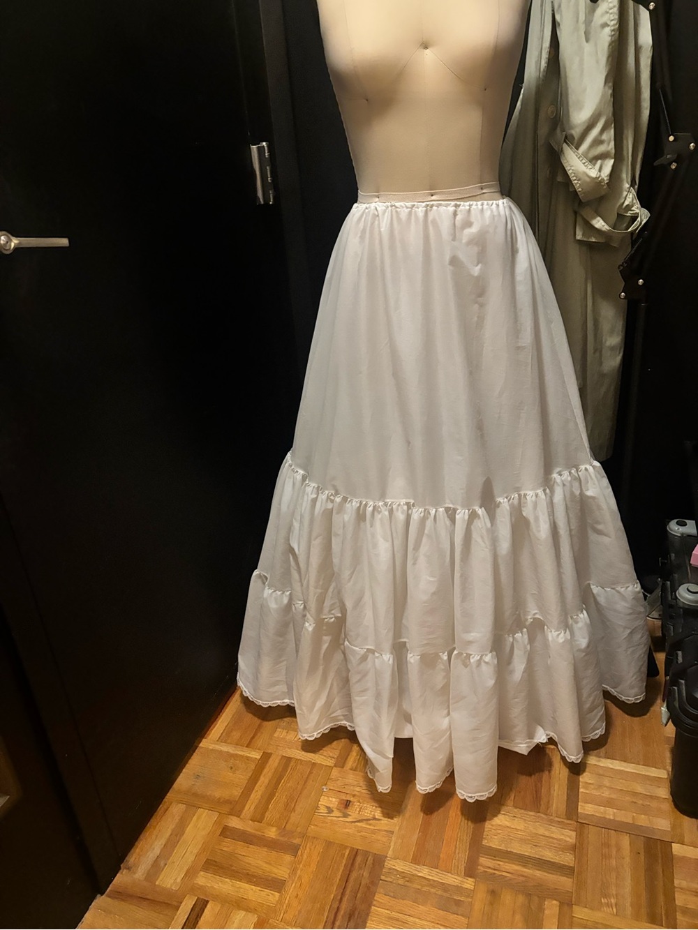 Vintage Love II Ball/Wedding Gown Petticoat  white Crinoline Sz: xs,s,m,l,xl,xxl